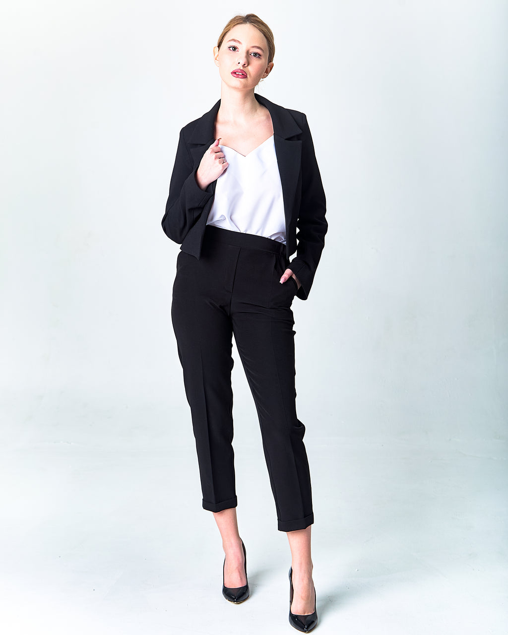 Classic Straight-Leg Trousers with Pleats Red
