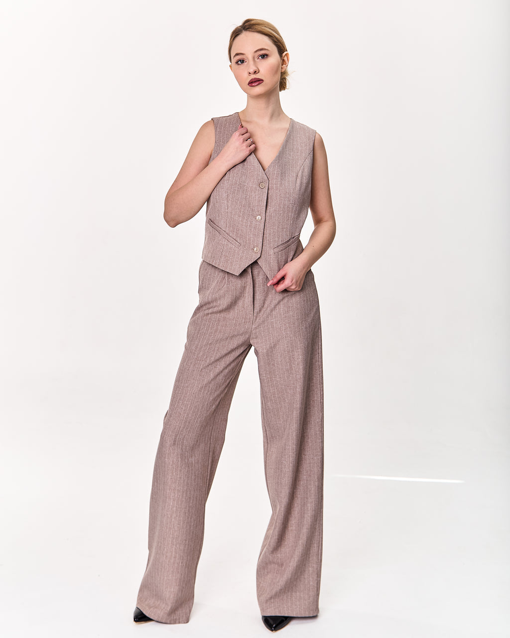 Fitted Vest with Mock Pockets cream
