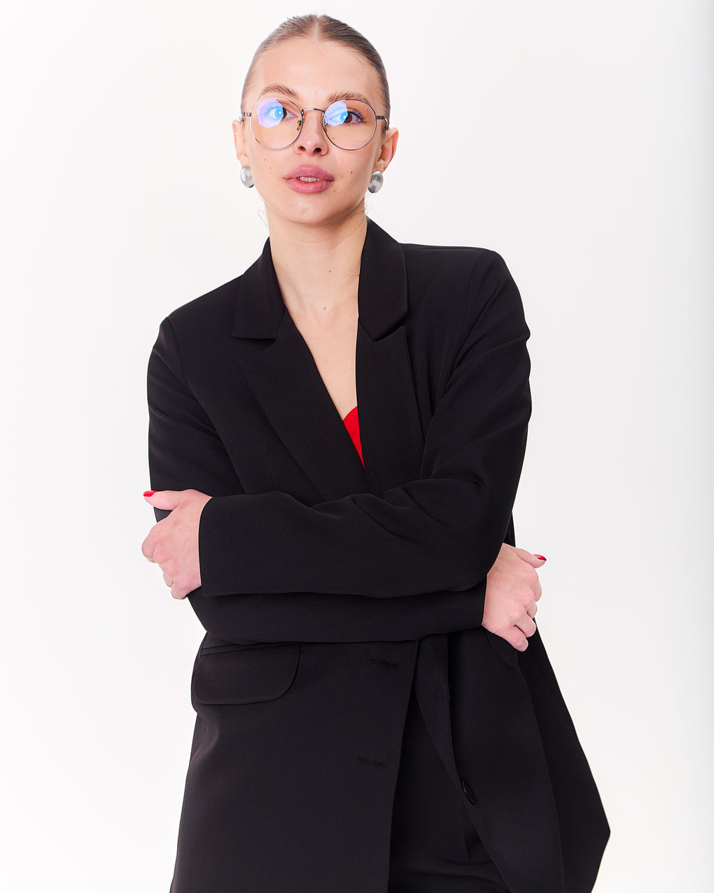 Women’s mid-length classic blazer with lapel collar and flap pockets Black