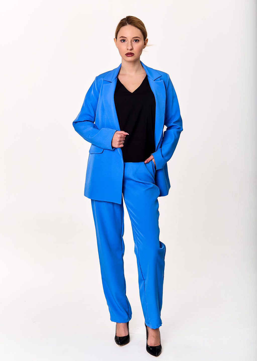 Women’s mid-length classic blazer with lapel collar and flap pockets Black